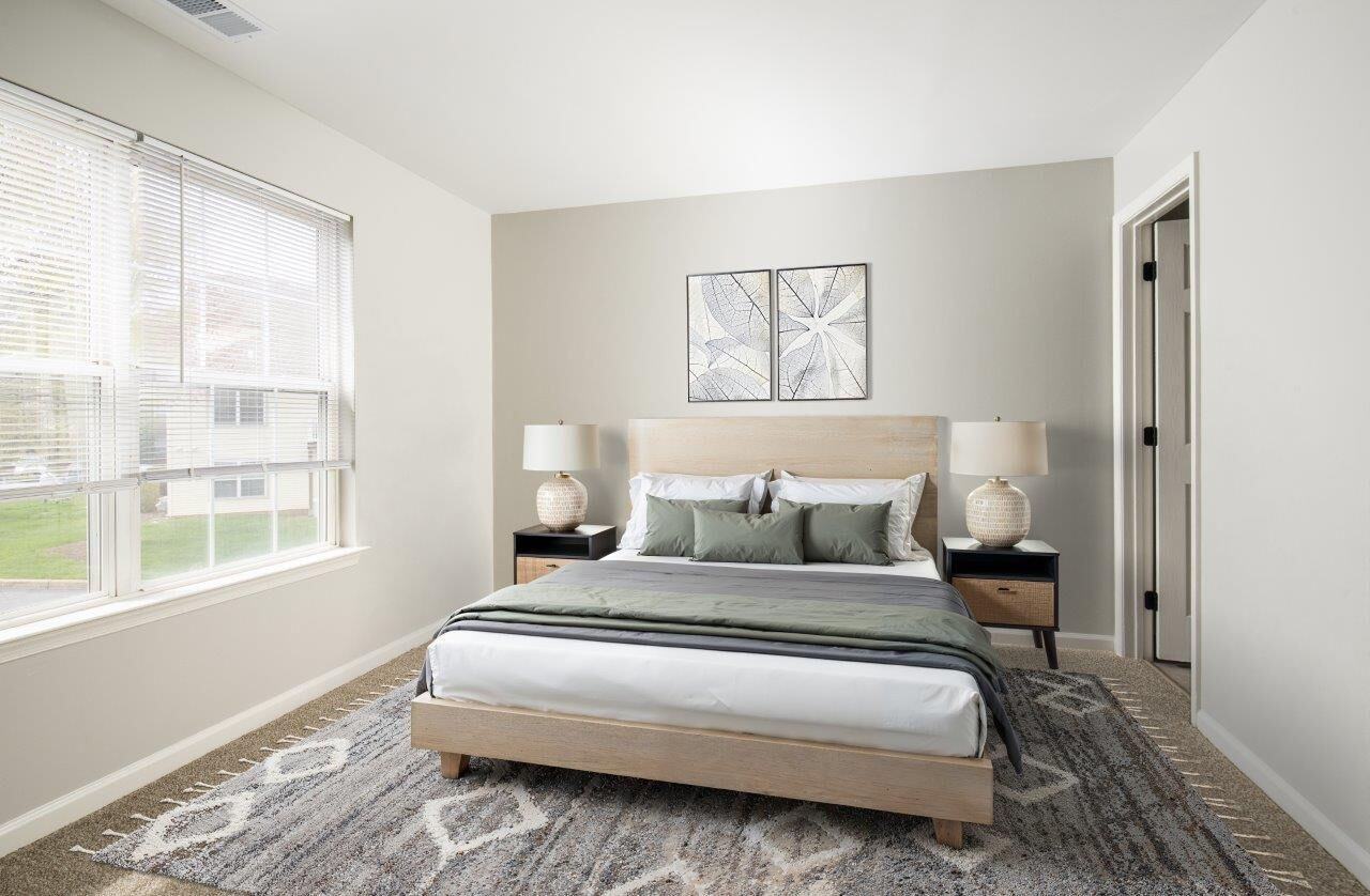 Iron Ridge and Stonegate Apartments - Photo 4 of 37
