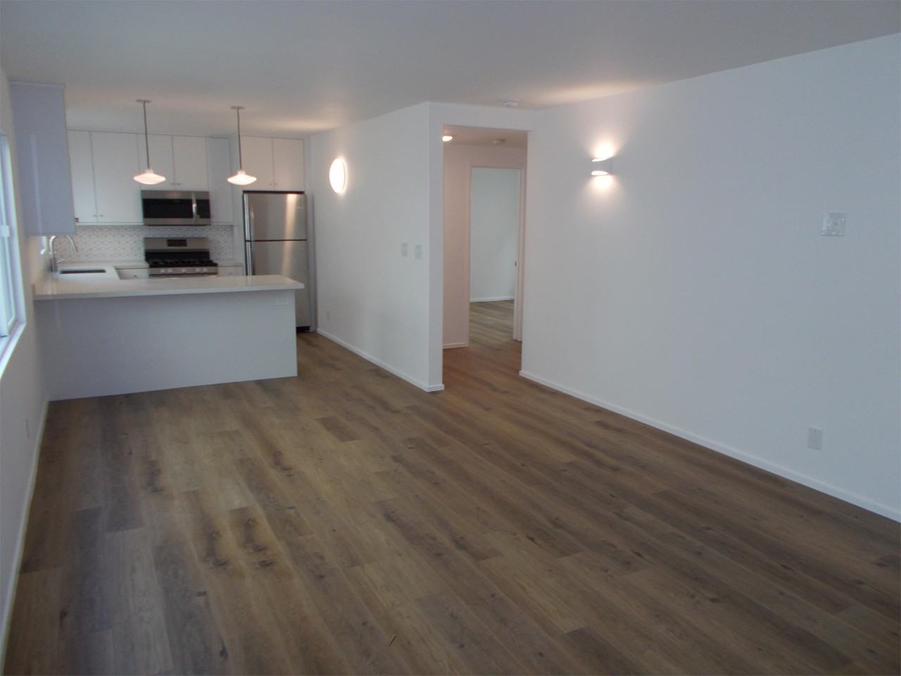 925 W Balboa Blvd #B - Photo 3 of 8