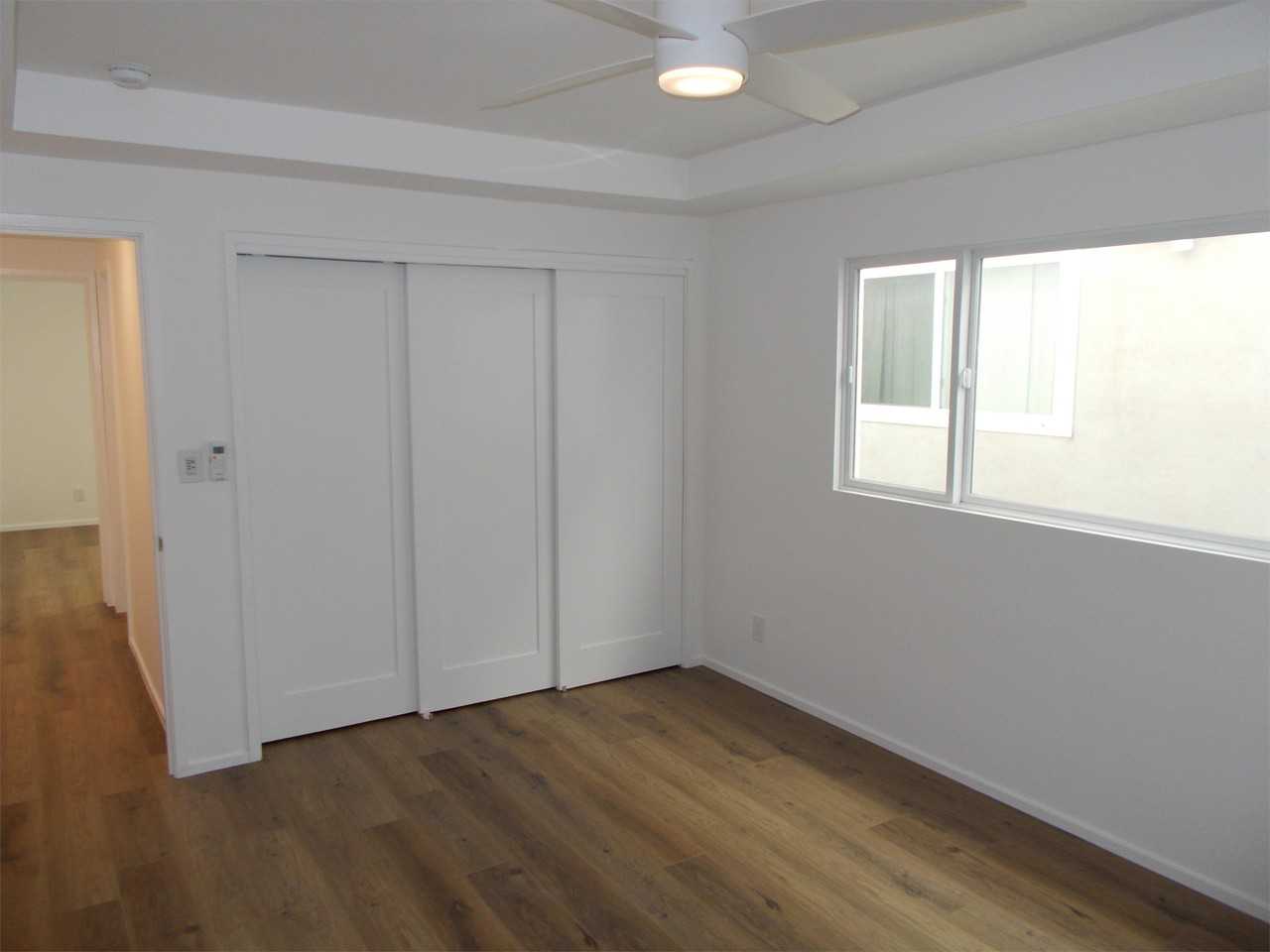 925 W Balboa Blvd #B - Photo 5 of 8