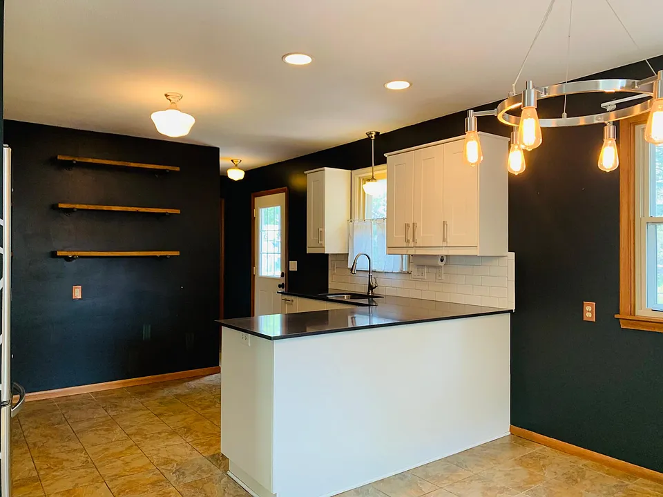 4916 Wisconsin Ave N #0 - Photo 6 of 17