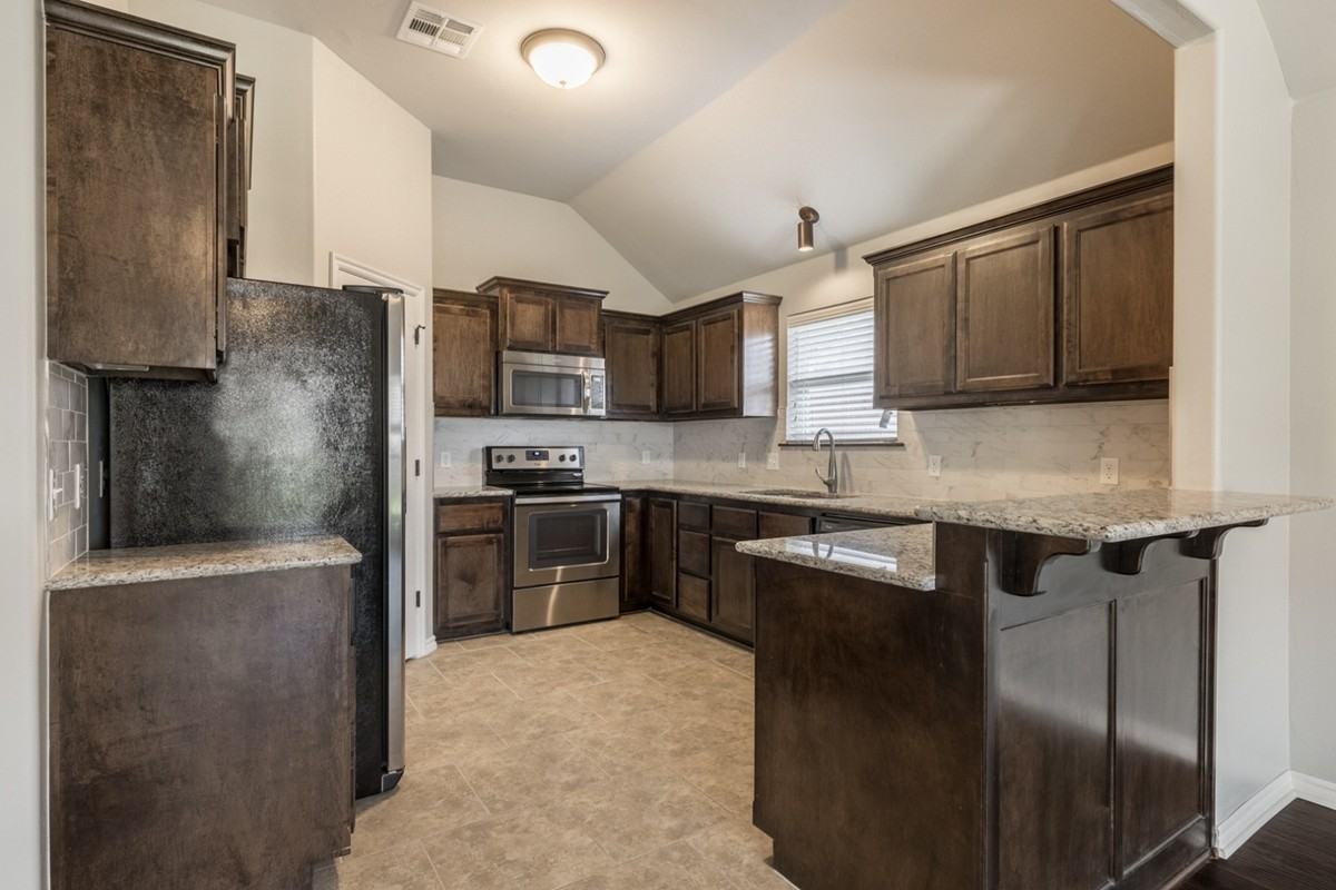 6705 Nw 159th St #1 - Photo 5 of 11