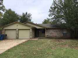 featured image of 1013 Mercury Cir #1