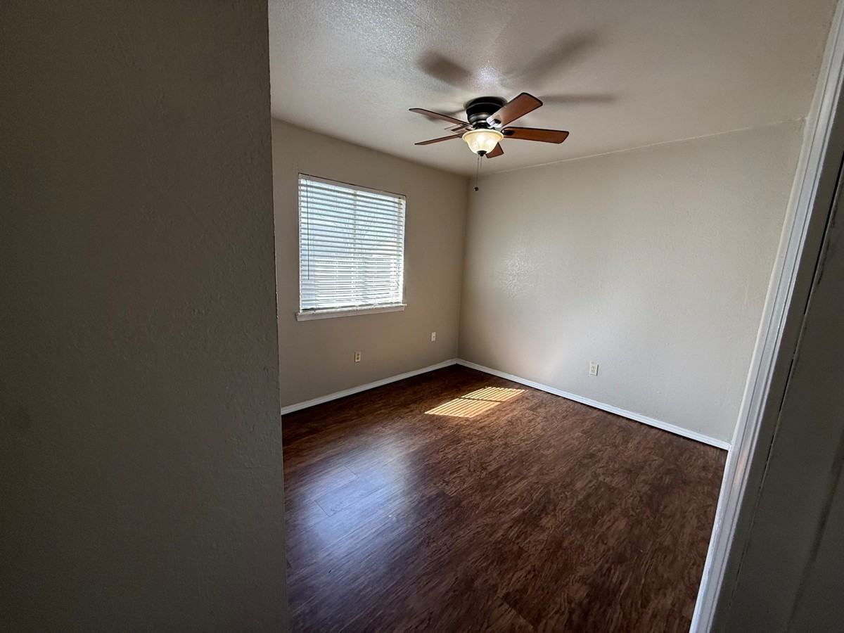 1013 Mercury Cir #1 - Photo 3 of 13