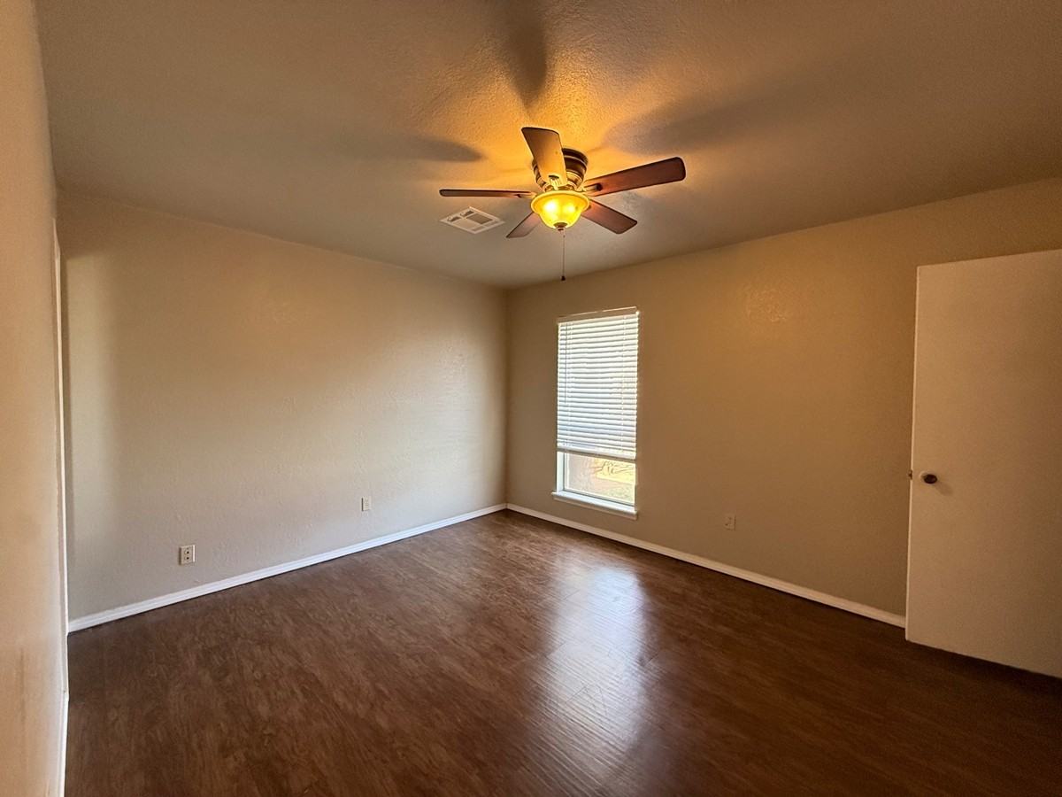 1013 Mercury Cir #1 - Photo 5 of 13