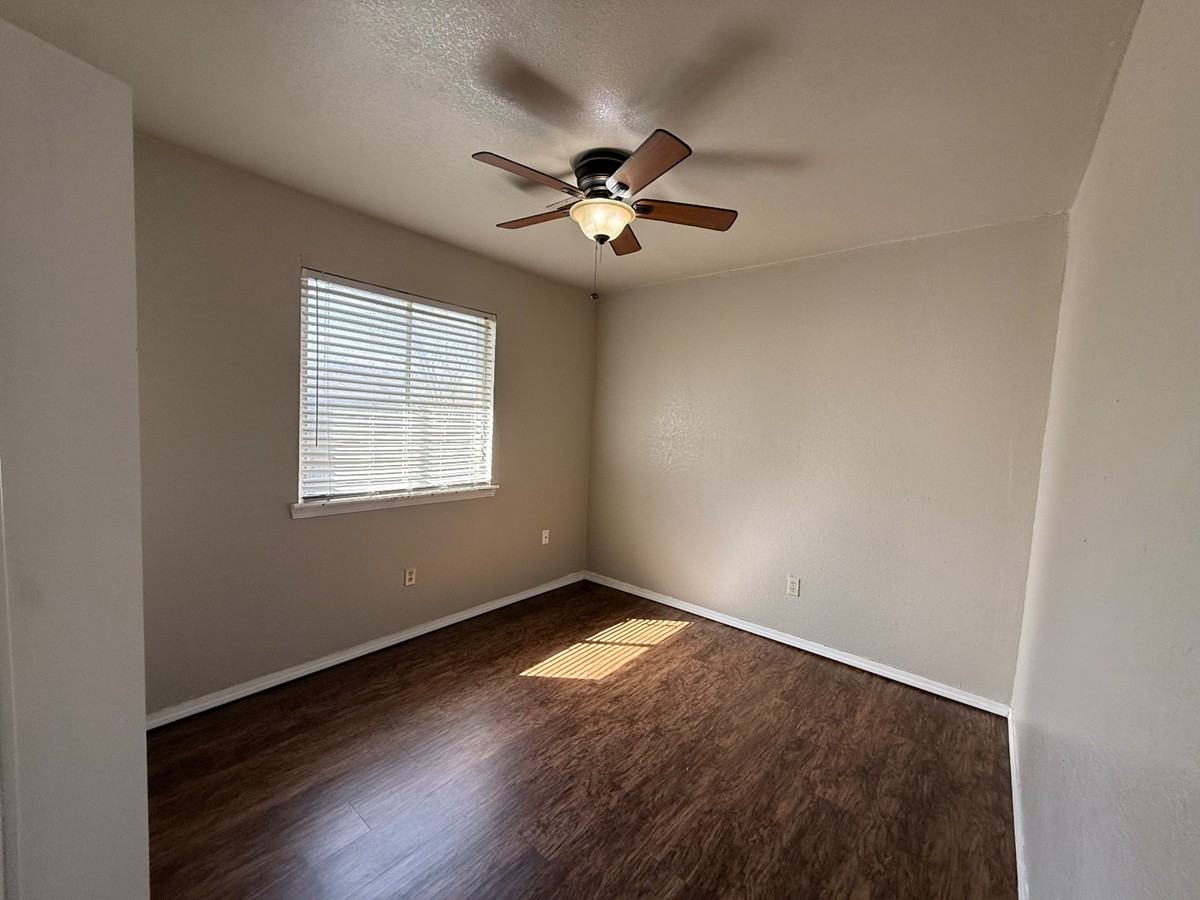 1013 Mercury Cir #1 - Photo 7 of 13