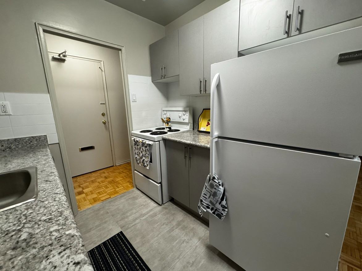 52 Park Street East - Photo 3 of 11