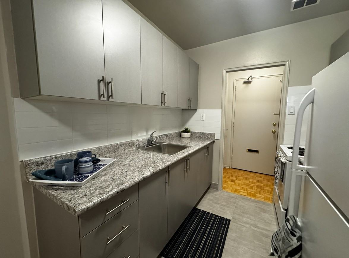 52 Park Street East - Photo 4 of 11