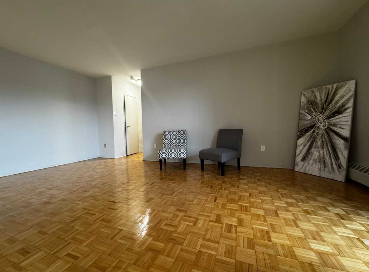 52 Park Street East - Photo 6 of 11