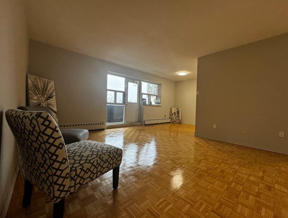 52 Park Street East - Photo 7 of 11