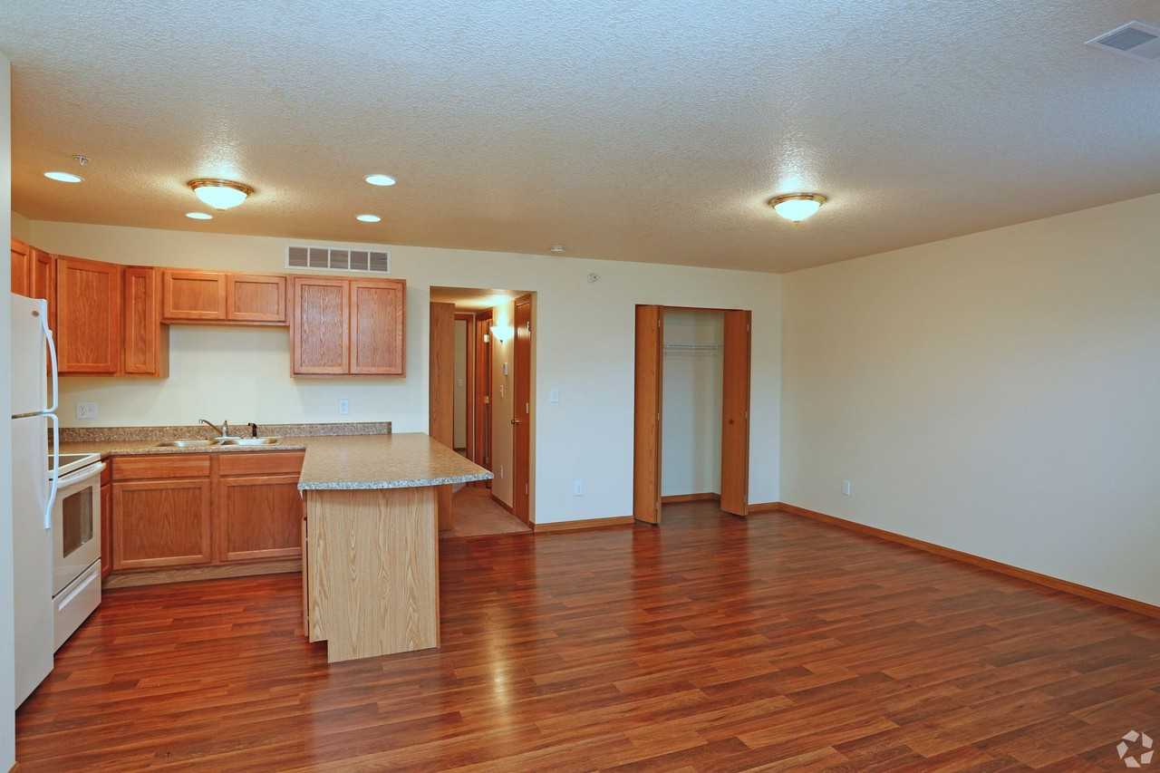 200 Plymouth Lane - Photo 2 of 50