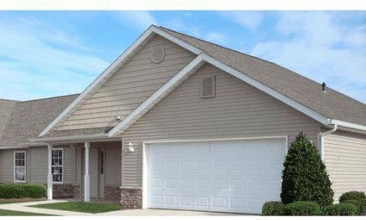 200 Plymouth Lane - Photo 4 of 50