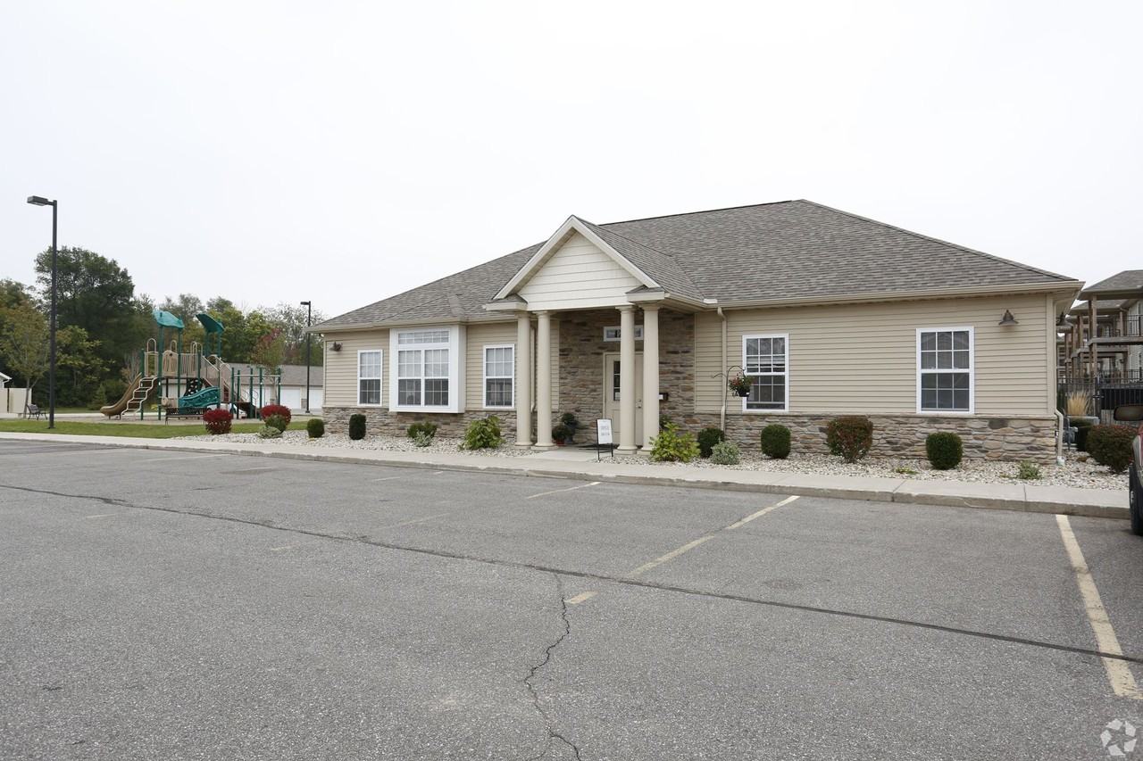 200 Plymouth Lane - Photo 5 of 50