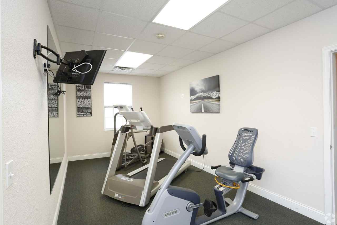 200 Plymouth Lane - Photo 6 of 50