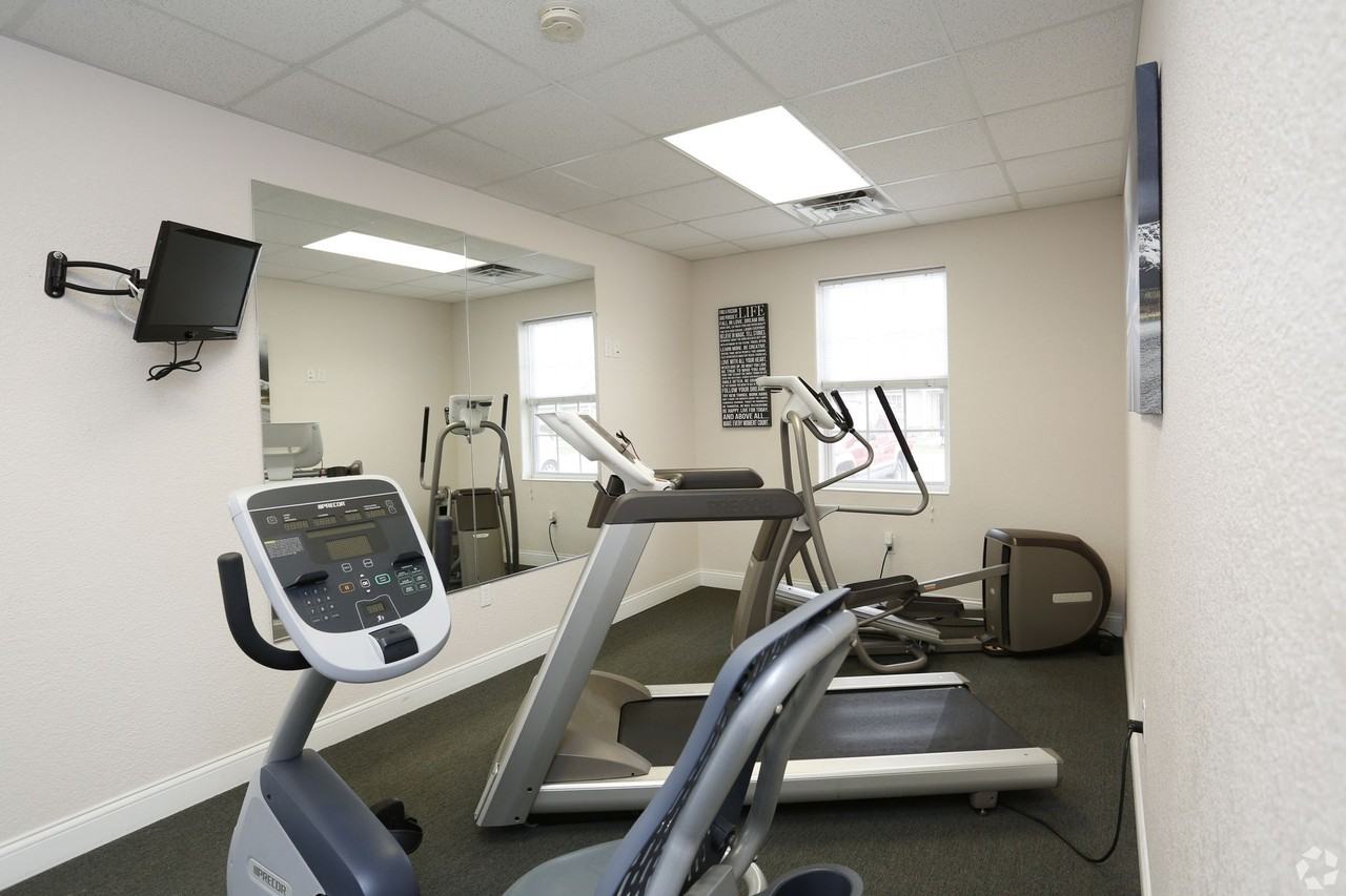 200 Plymouth Lane - Photo 7 of 50