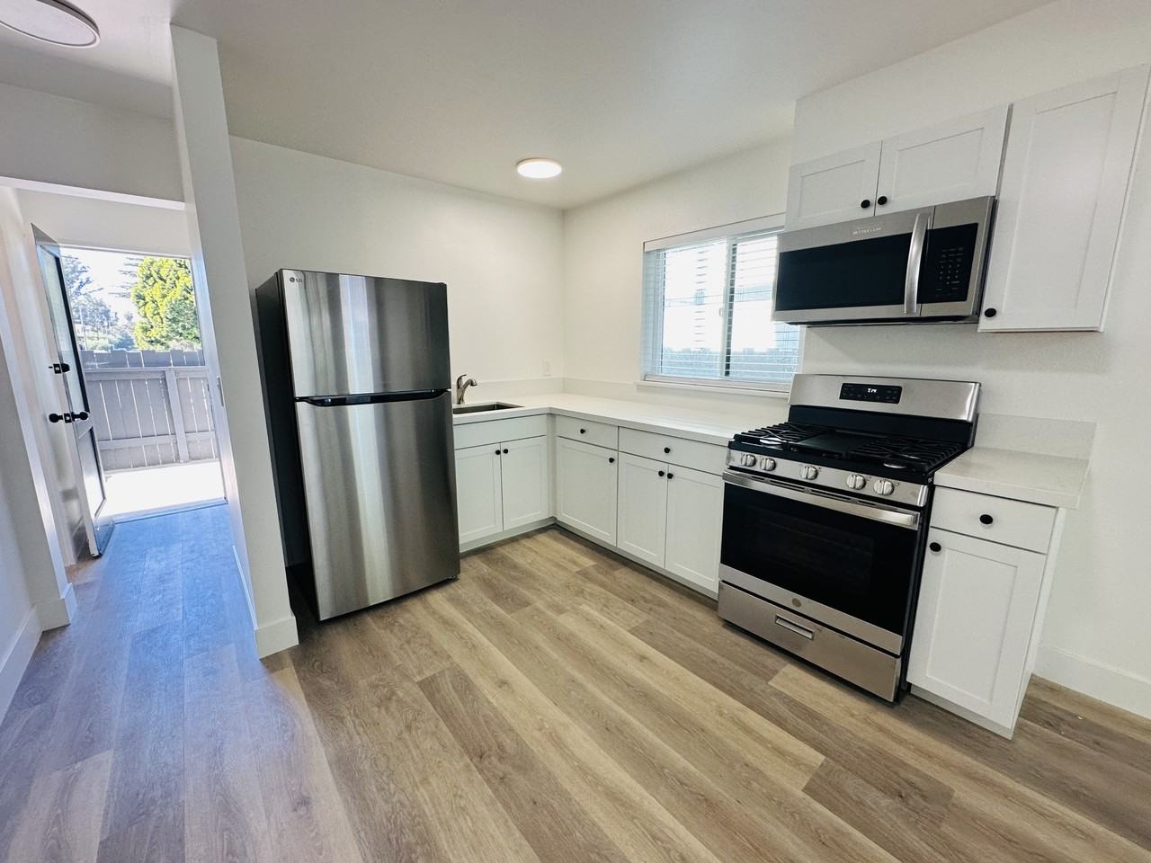 201 Ladera St Apt 3a #03A - Photo 2 of 7