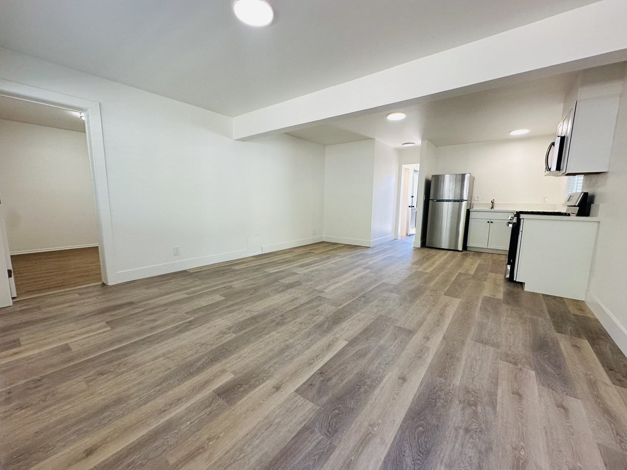 201 Ladera St Apt 3a #03A - Photo 3 of 7