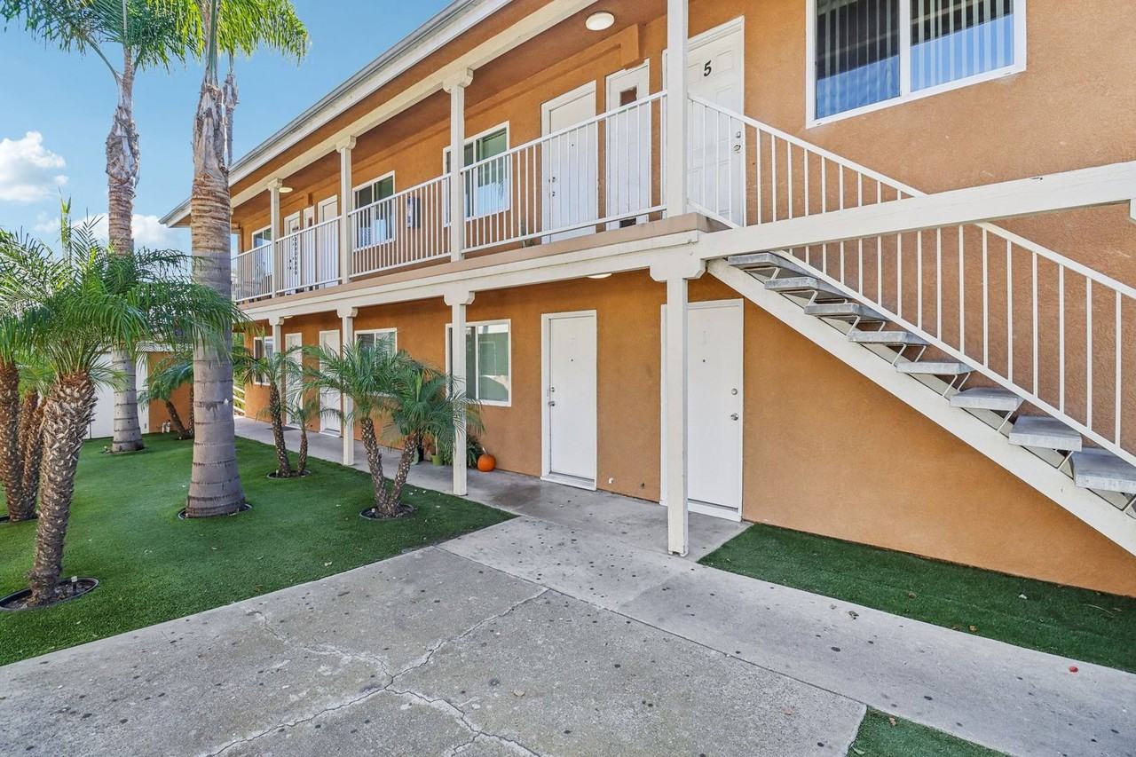 Astro Vista Apartments - Photo 4 of 28