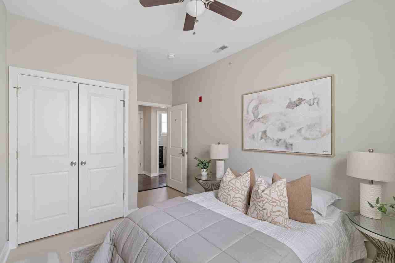 Summit House - Photo 4 of 50