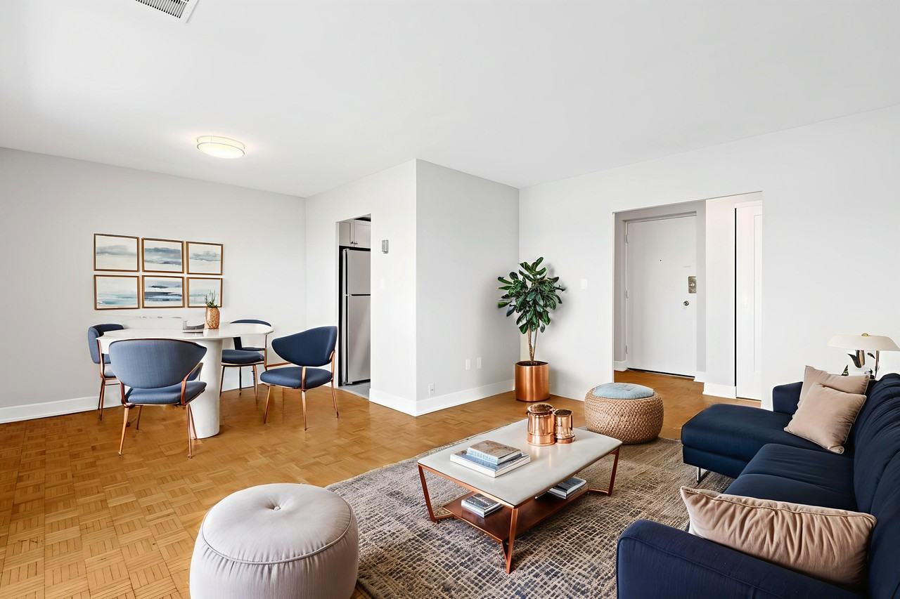 Sandringham - Photo 2 of 14