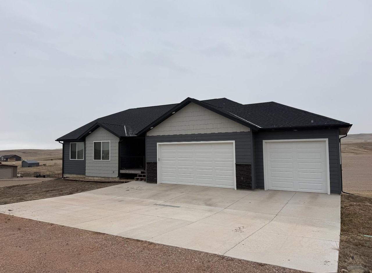 15573 229th St - Photo 2 of 11