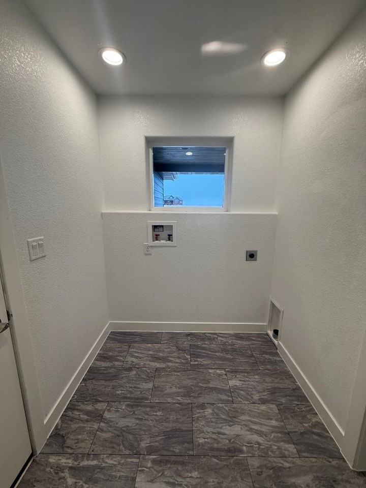 15573 229th St - Photo 5 of 11