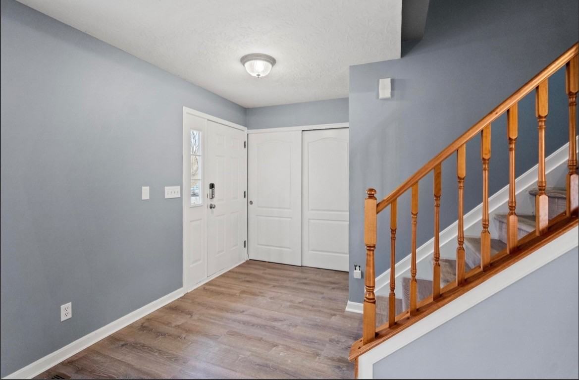 11241 Sugarmill Dr - Photo 3 of 11