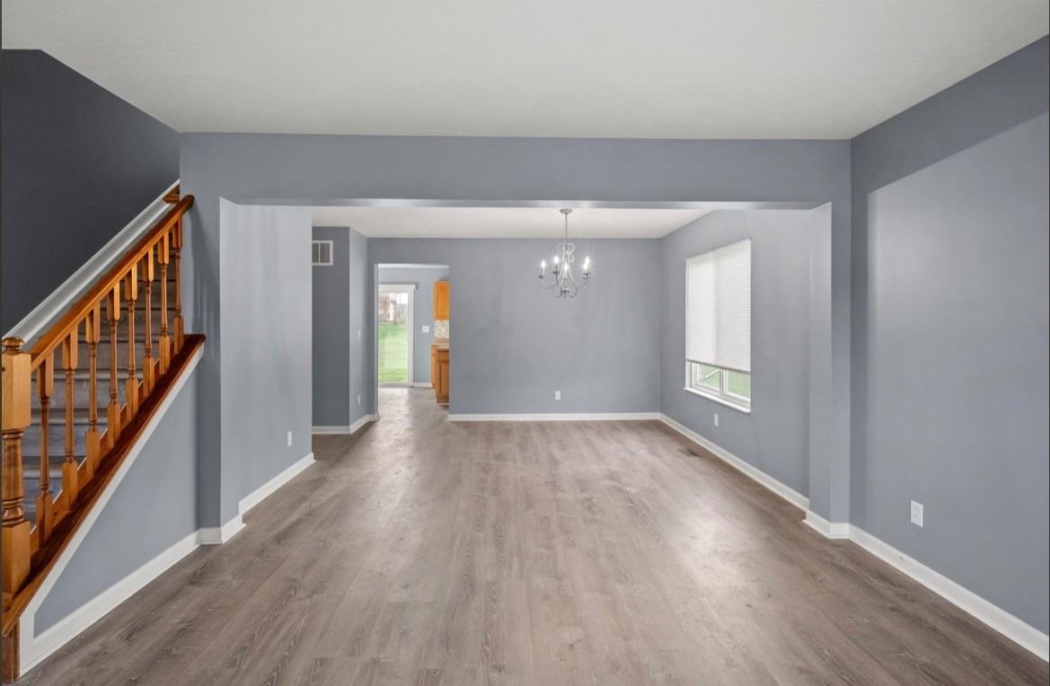 11241 Sugarmill Dr - Photo 5 of 11