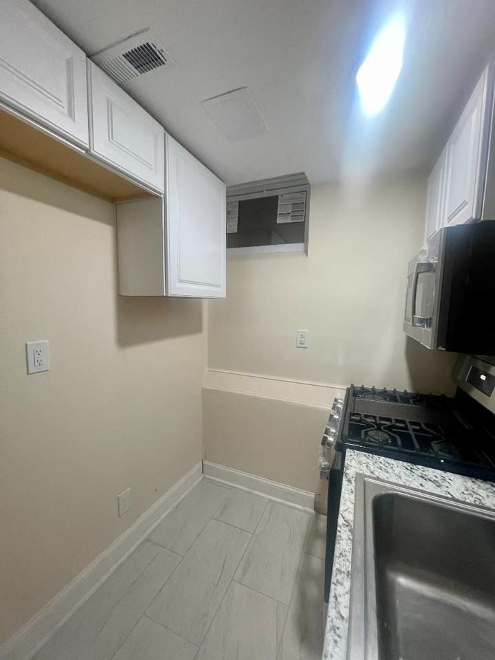 416 Topeka Ave - Photo 5 of 8