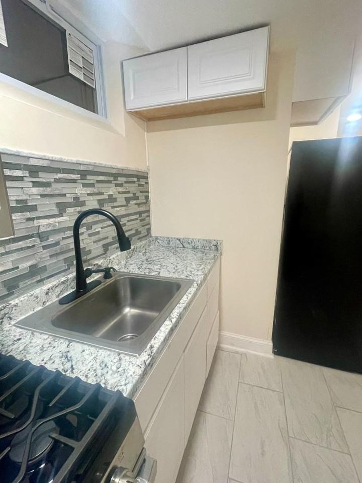 416 Topeka Ave - Photo 6 of 8