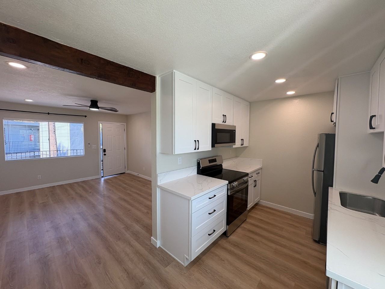 328 South Weitzel Street - Photo 3 of 34