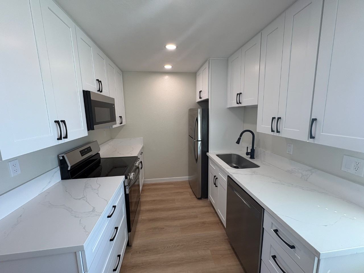 328 South Weitzel Street - Photo 4 of 34