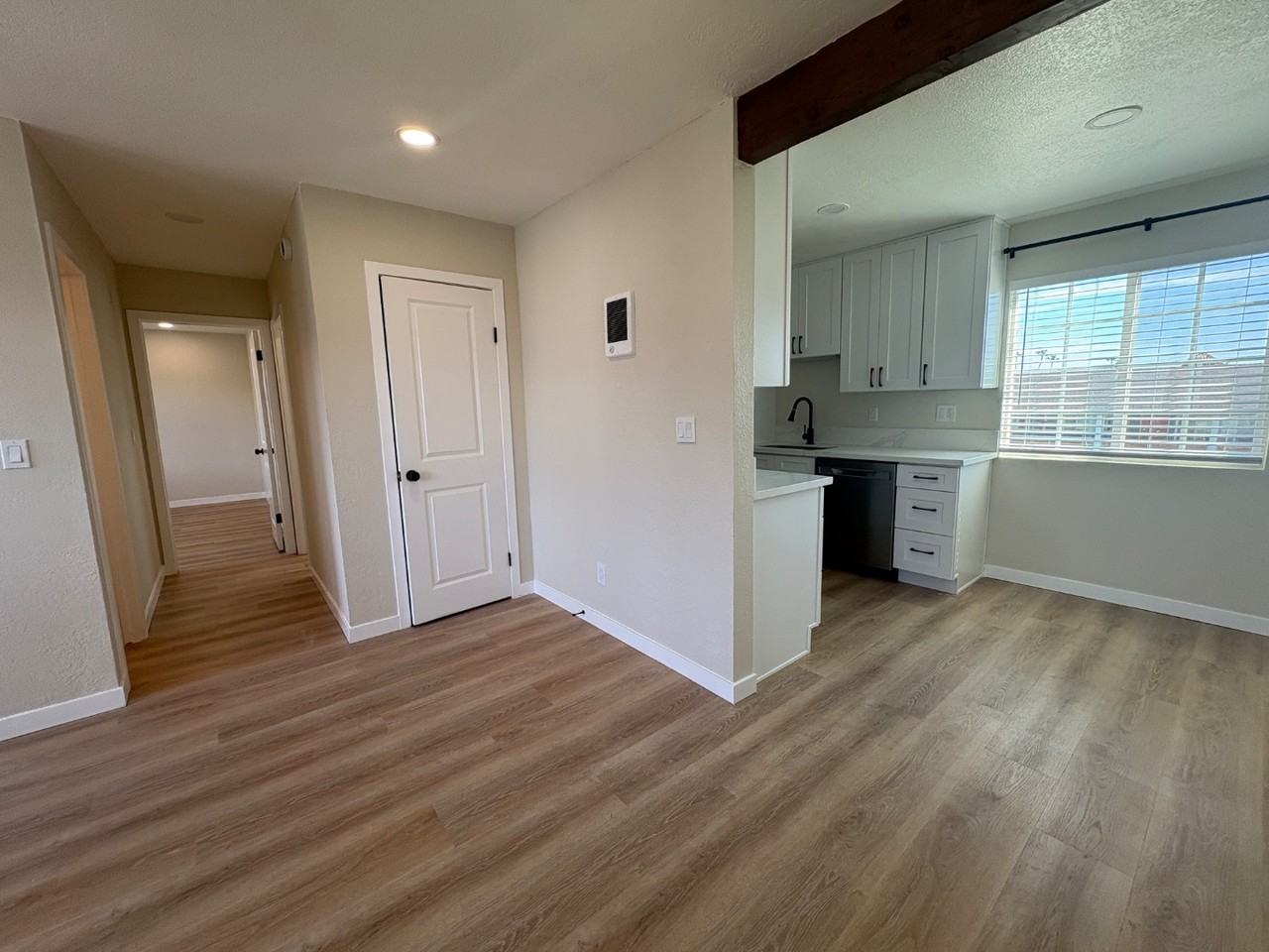 328 South Weitzel Street - Photo 6 of 34