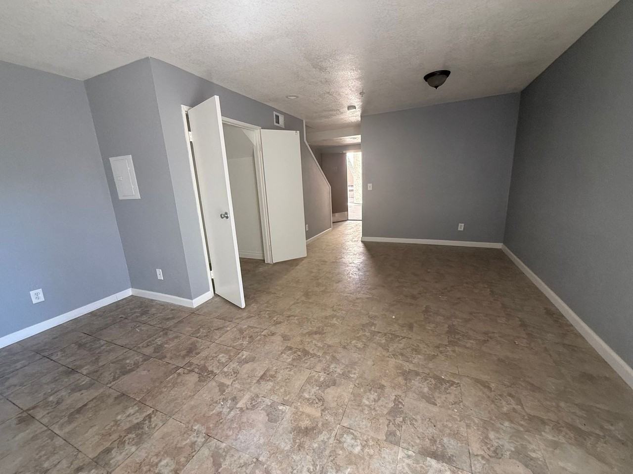 Emerald Terrace Apartments - Photo 3 of 20