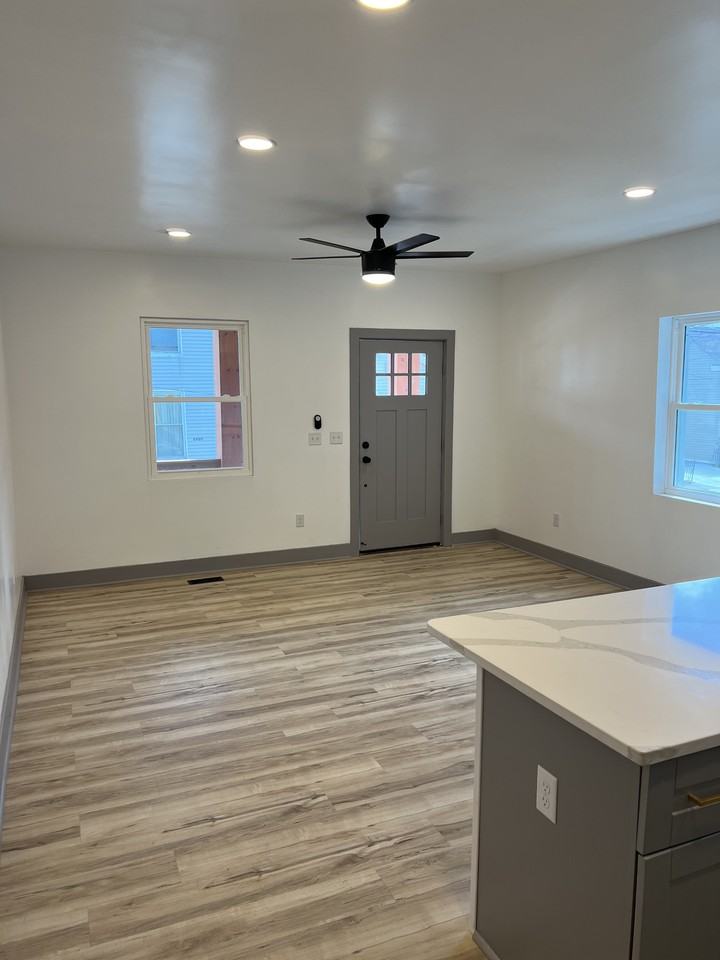 1132 Ann St #1 - Photo 3 of 10