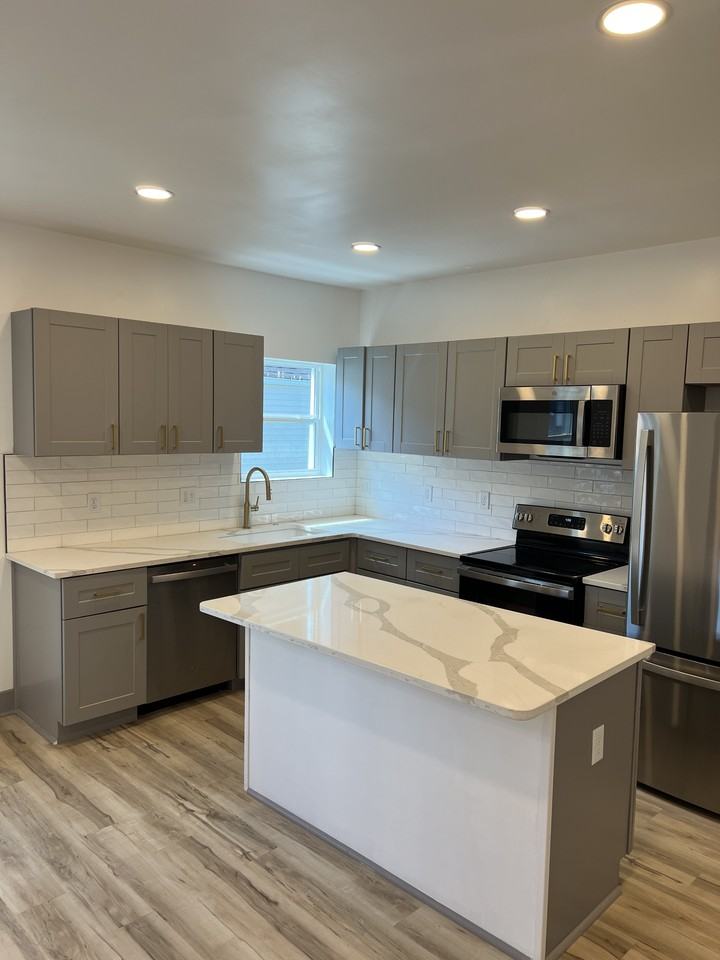 1132 Ann St #1 - Photo 4 of 10