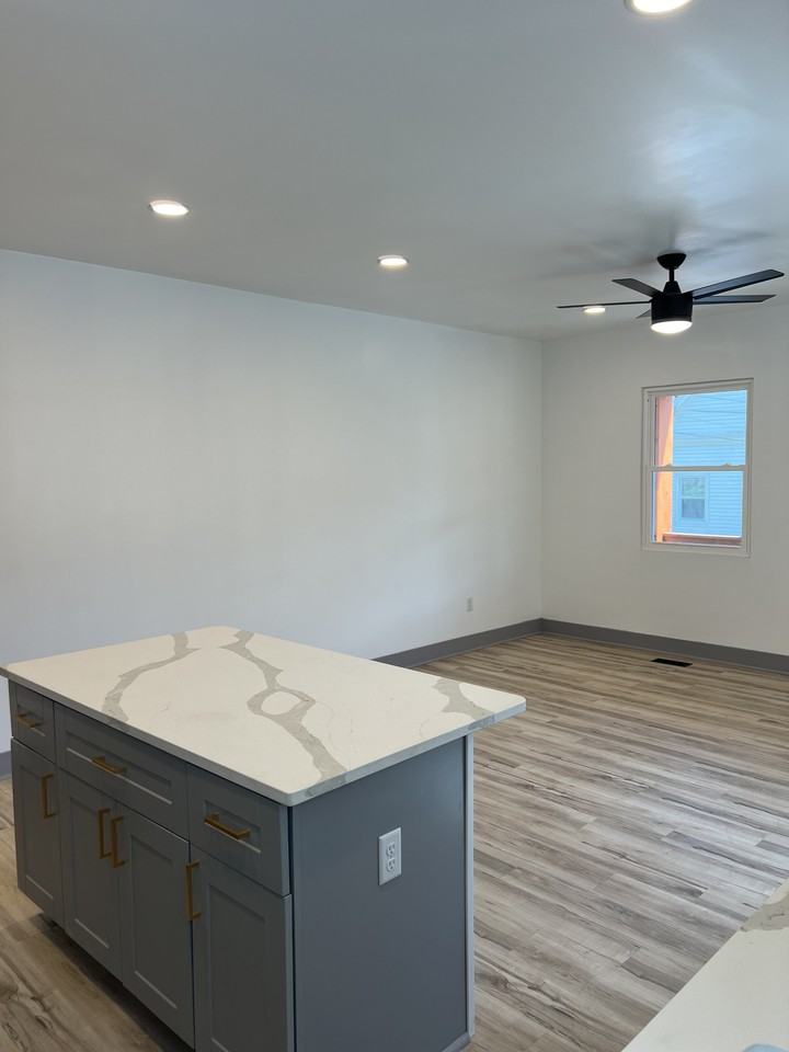 1132 Ann St #1 - Photo 5 of 10