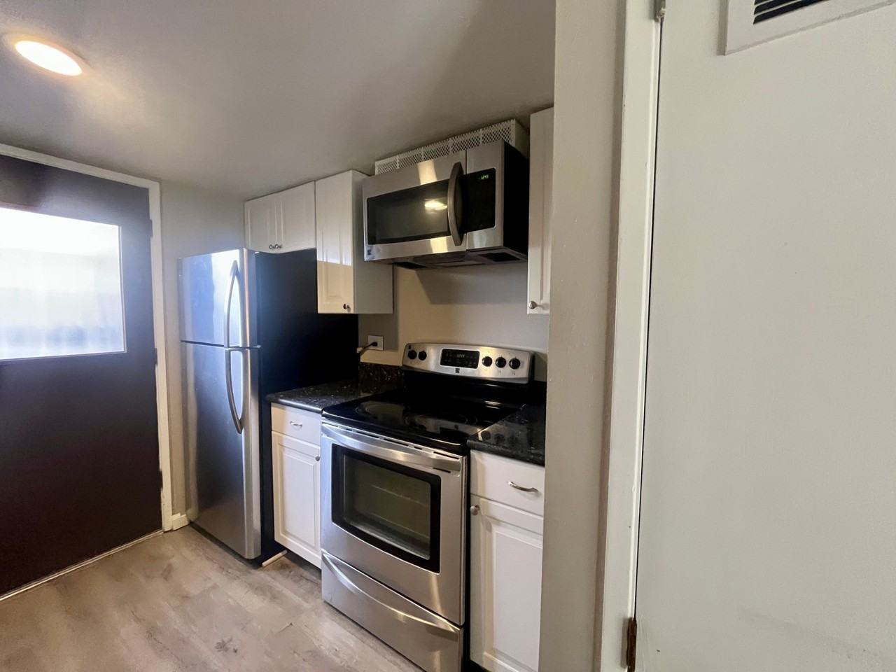 5472 Roundtree Pl #1 - Photo 6 of 26