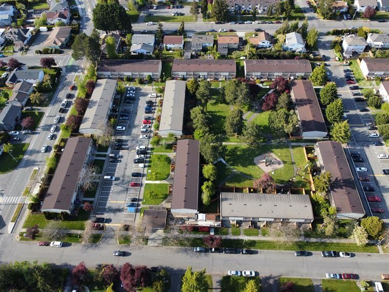 Pinewood Estates Townhouses - Photo 2 of 22