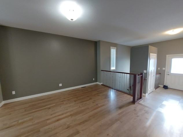 5520 35 St - Photo 6 of 20