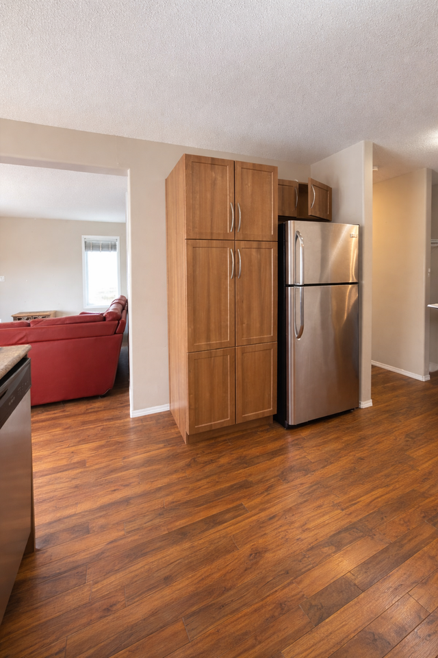 17113 6b Ave Sw - Photo 2 of 16