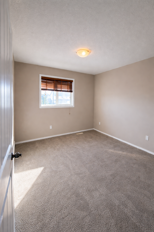 17113 6b Ave Sw - Photo 6 of 16