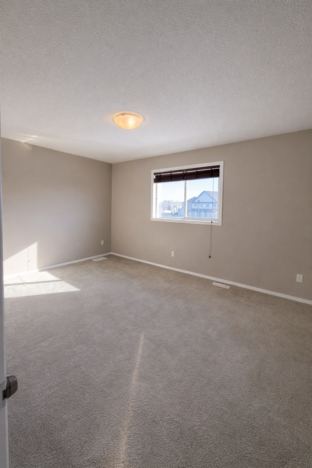 17113 6b Ave Sw - Photo 7 of 16