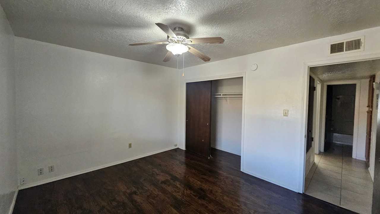 Courtyard Apartments - Photo 4 of 12