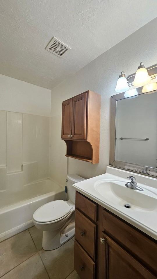 Courtyard Apartments - Photo 7 of 12