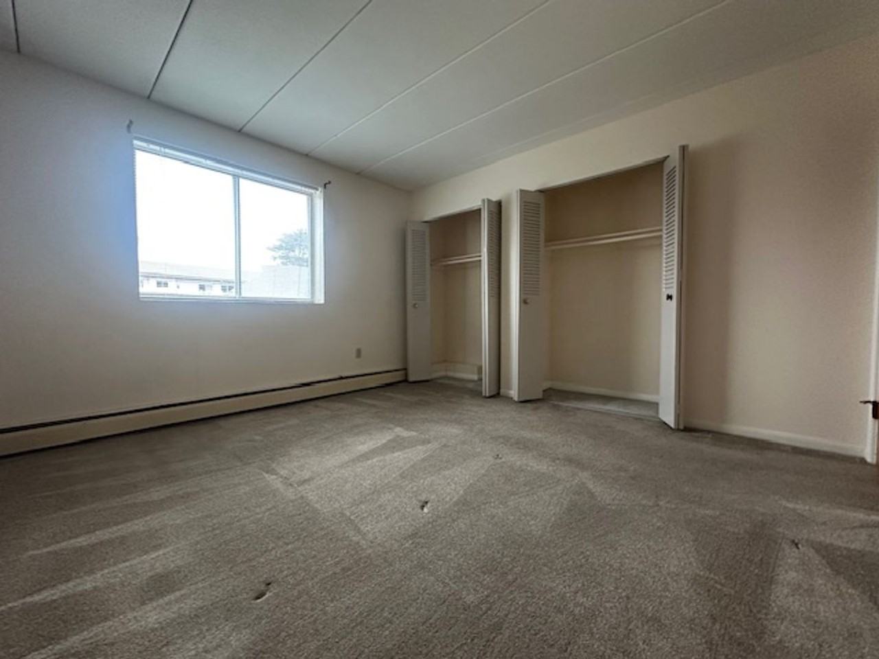 225 Independence Ave - Photo 2 of 3