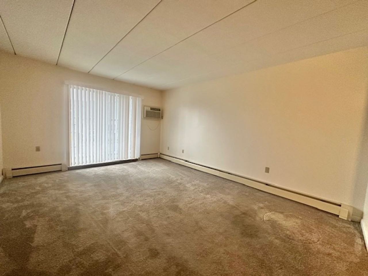 225 Independence Ave - Photo 3 of 3