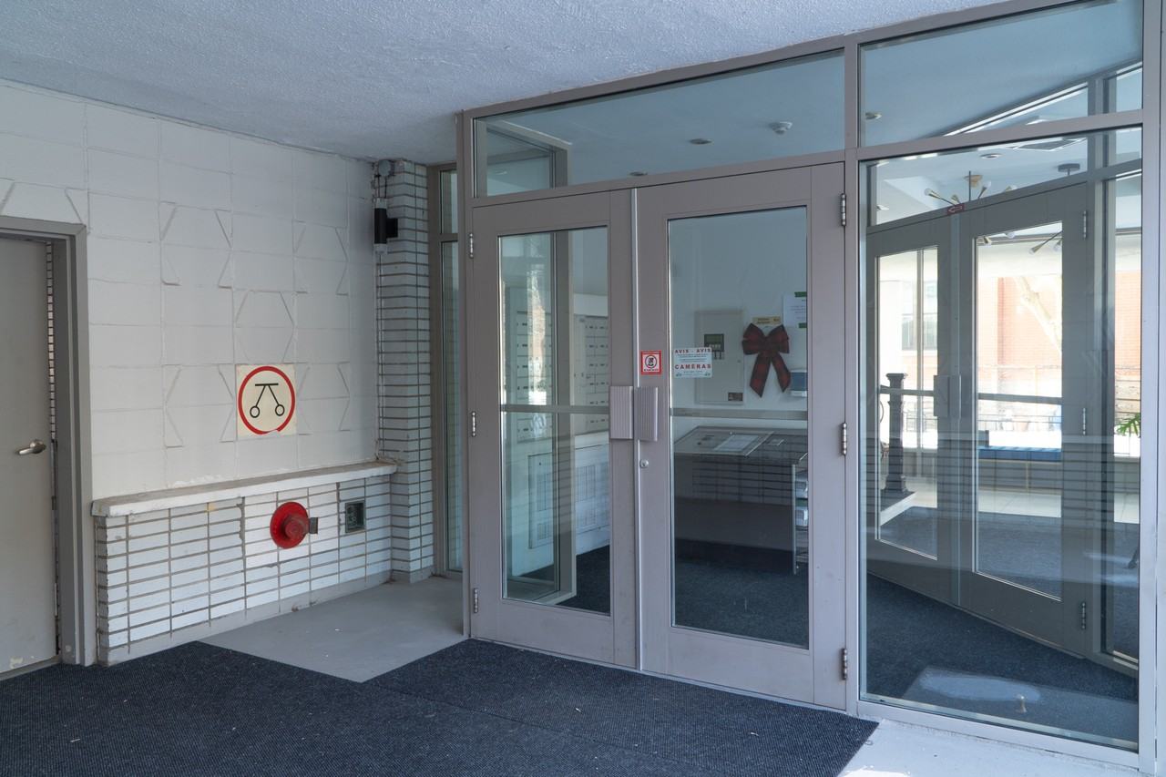 4488 STE-CATHERINE - Photo 2 of 9