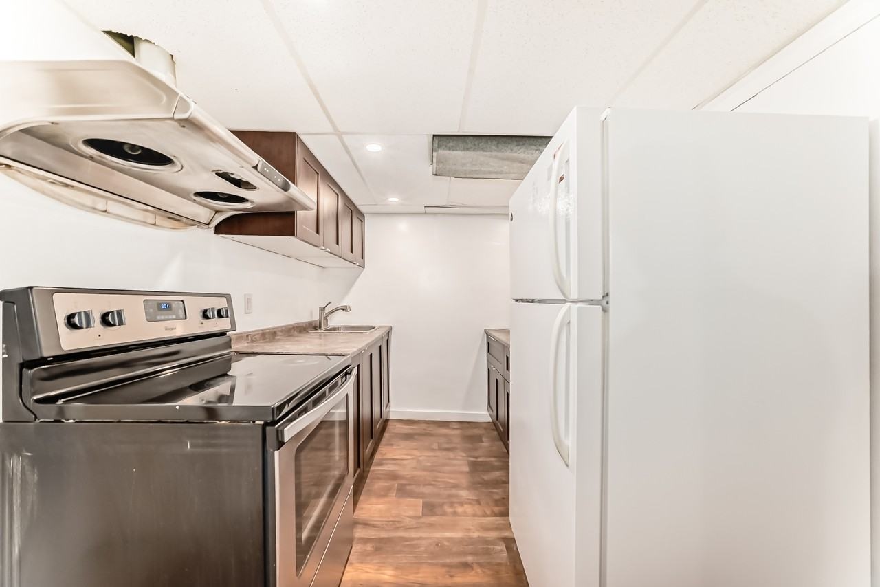 327 Dalhousie Drive 2 - Photo 3 of 15