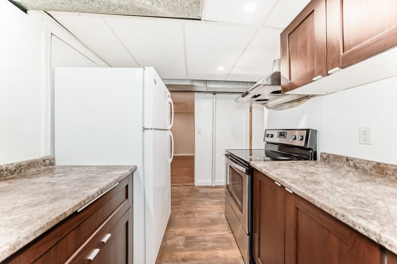 327 Dalhousie Drive 2 - Photo 4 of 15