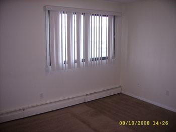 Susan Manor - Photo 4 of 5